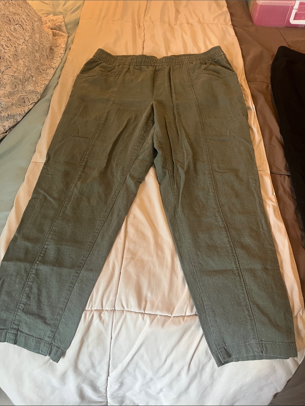 Old Navy Women's Straight-Leg Elastic-Waist Olive Pants